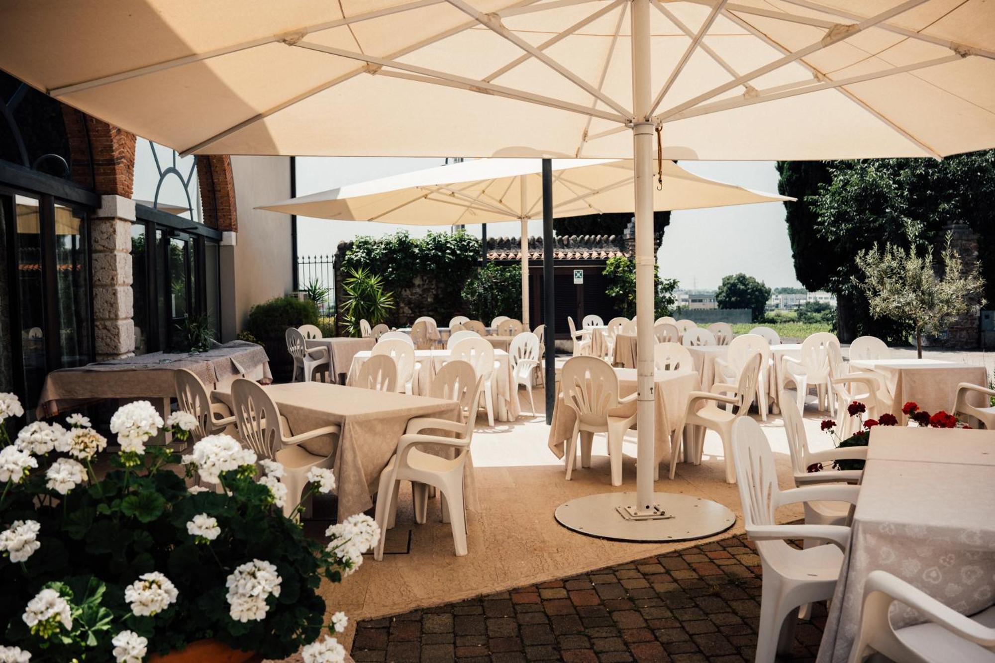 Albergo La Meridiana Castelnuovo del Garda Exterior photo